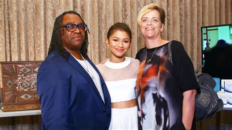 zendaya parents religion|Zendayas parents: Who are the young star’s mother。